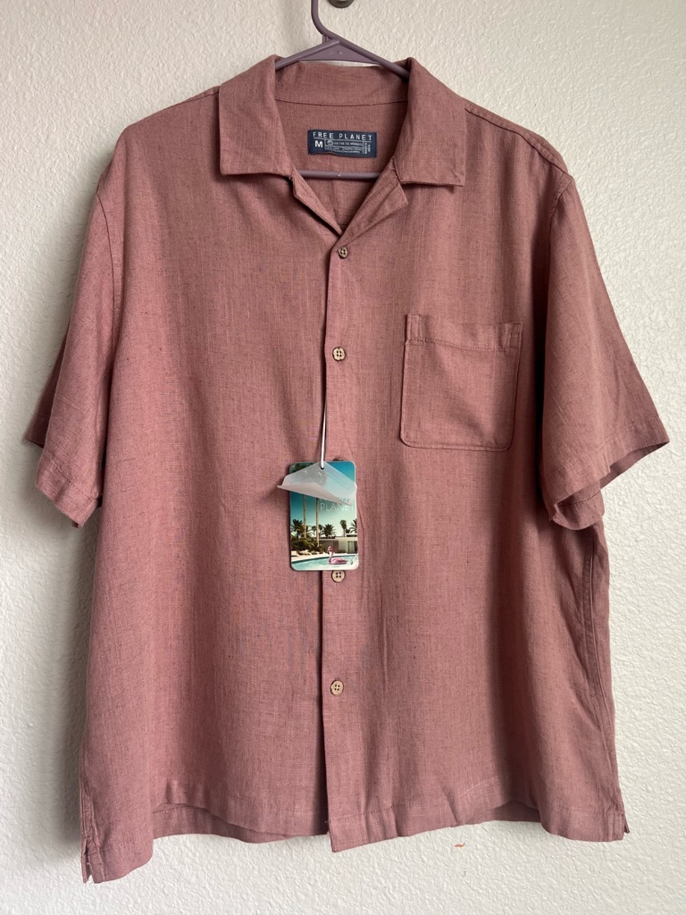 Free Planet Men’s Short-Sleeve Button-Up Shirt in misty Rose
